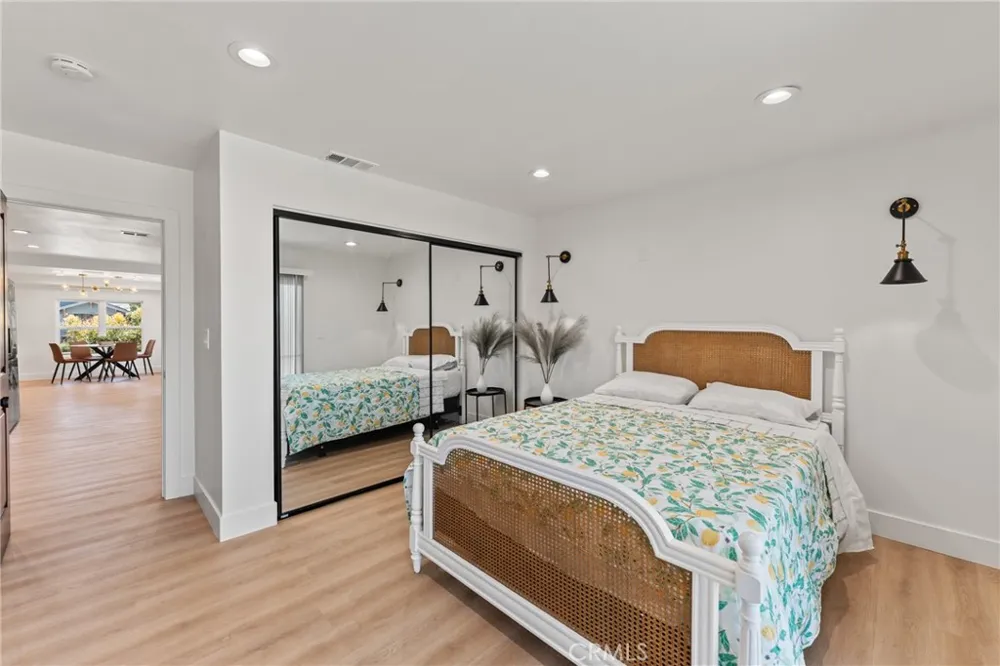 5107 Cimarron Los Angeles, CA 90062