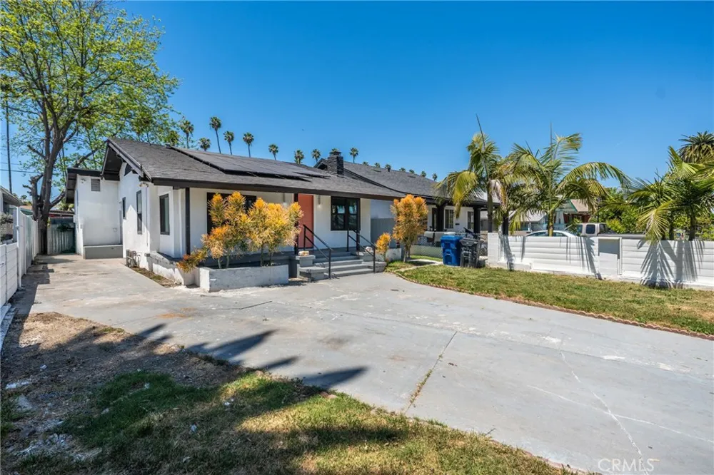 5107 Cimarron Los Angeles, CA 90062
