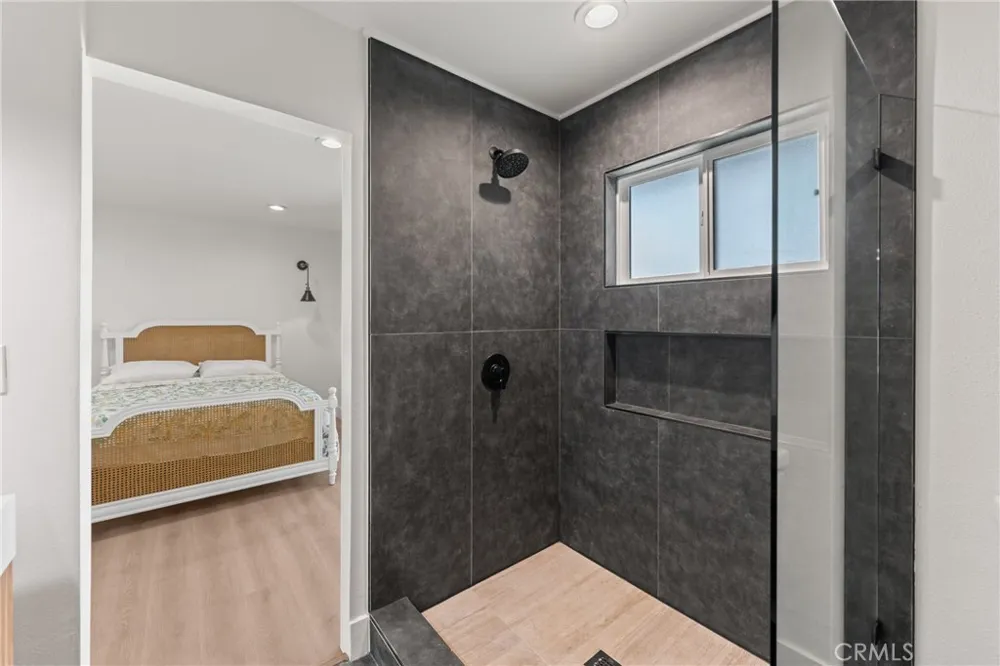5107 Cimarron Los Angeles, CA 90062