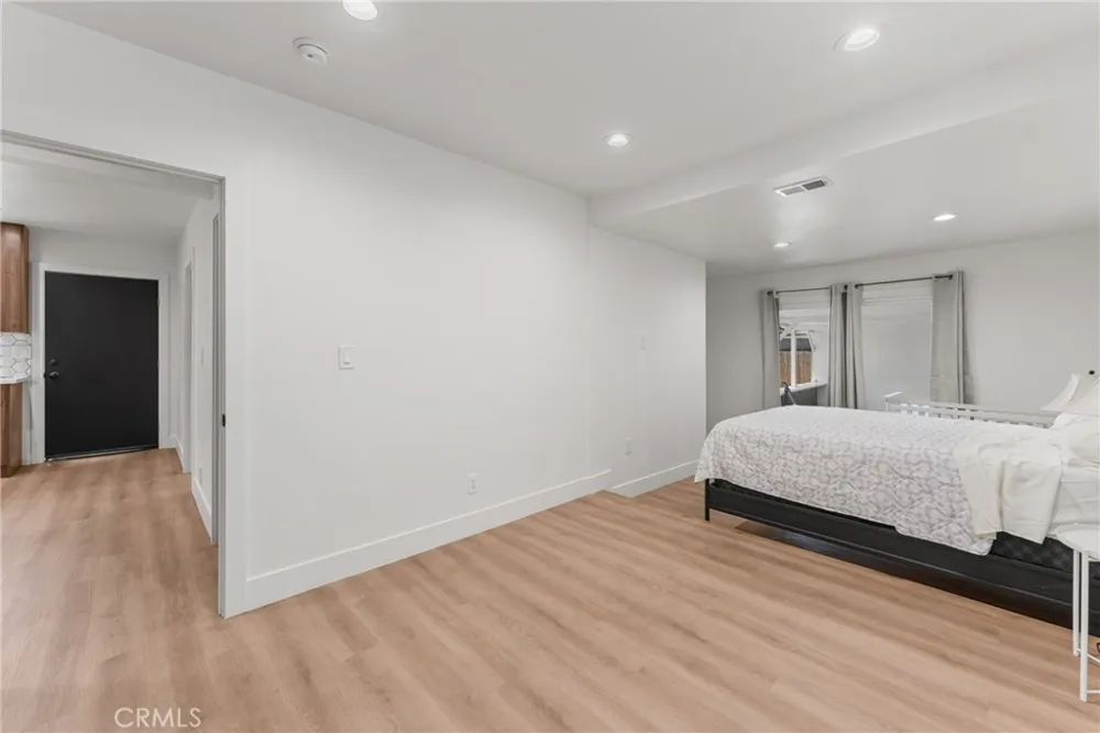 5107 Cimarron Los Angeles, CA 90062