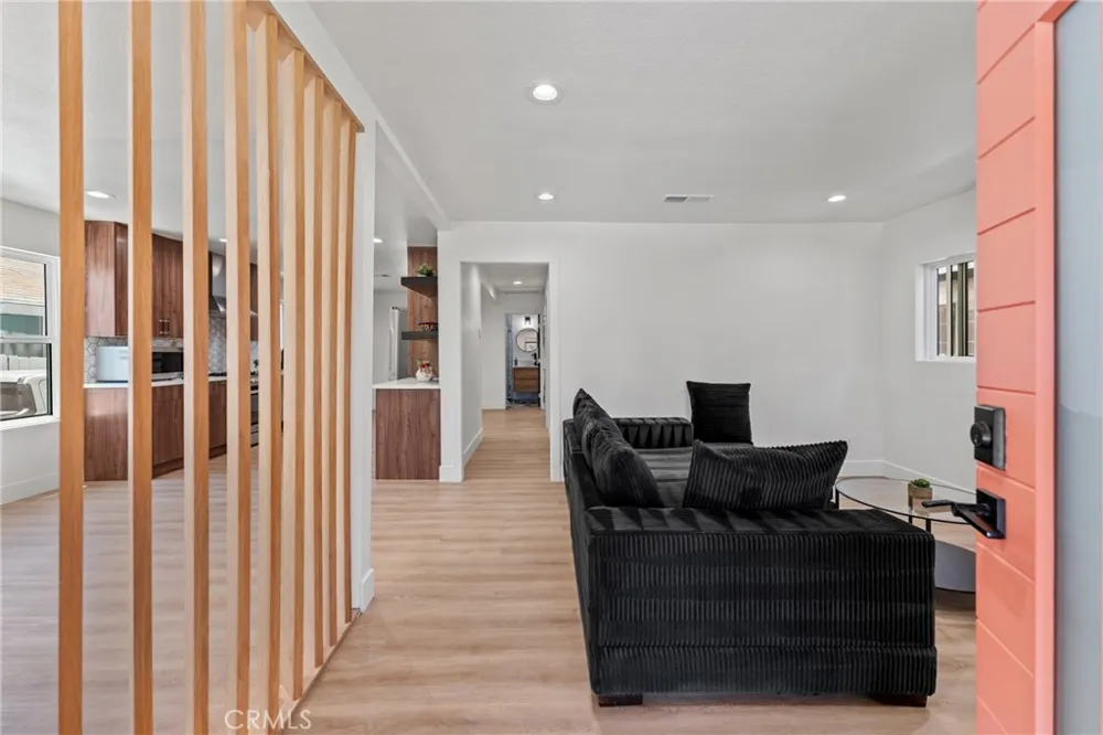 5107 Cimarron Los Angeles, CA 90062