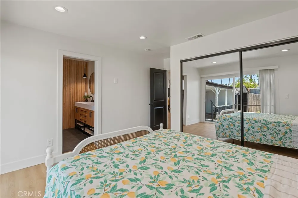 5107 Cimarron Los Angeles, CA 90062