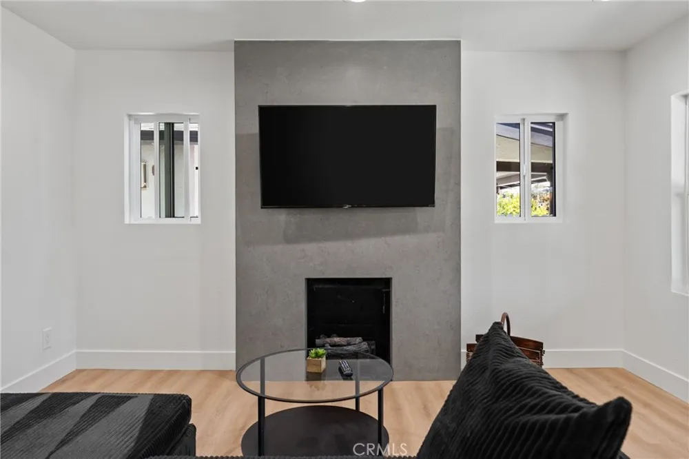 5107 Cimarron Los Angeles, CA 90062