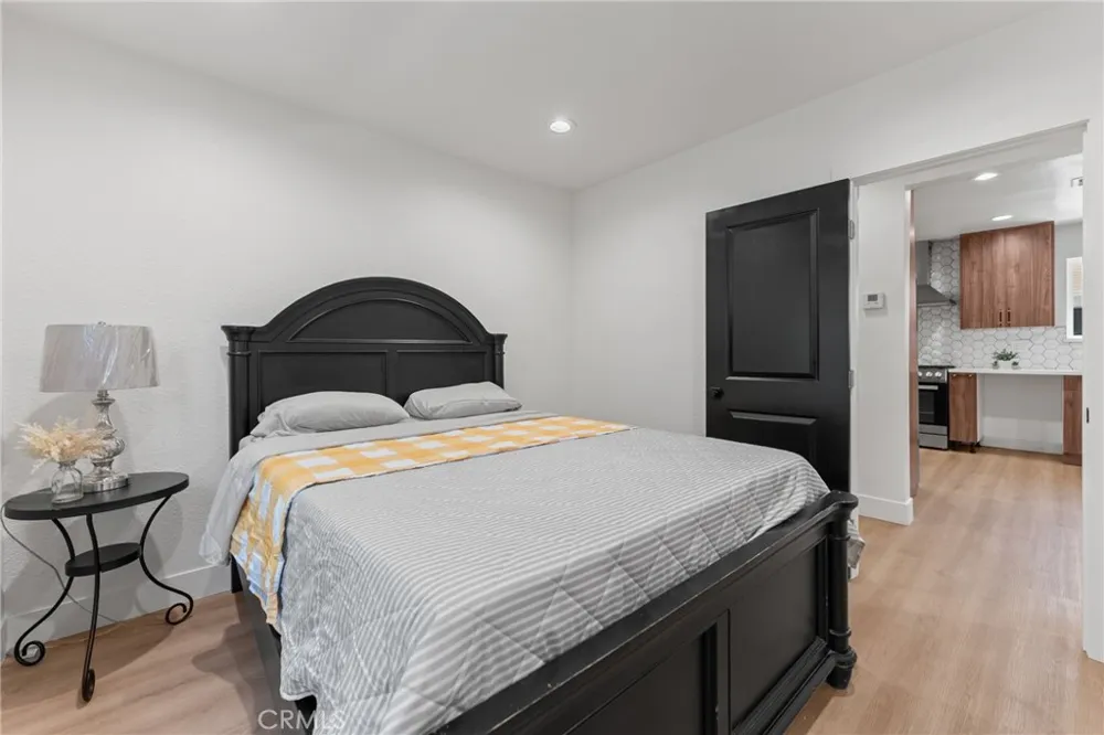 5107 Cimarron Los Angeles, CA 90062