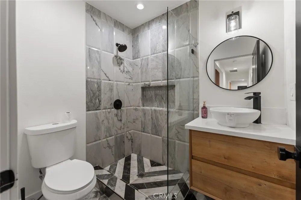 5107 Cimarron Los Angeles, CA 90062