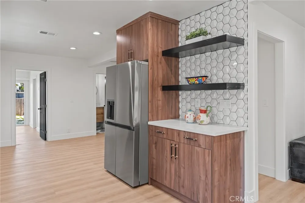 5107 Cimarron Los Angeles, CA 90062