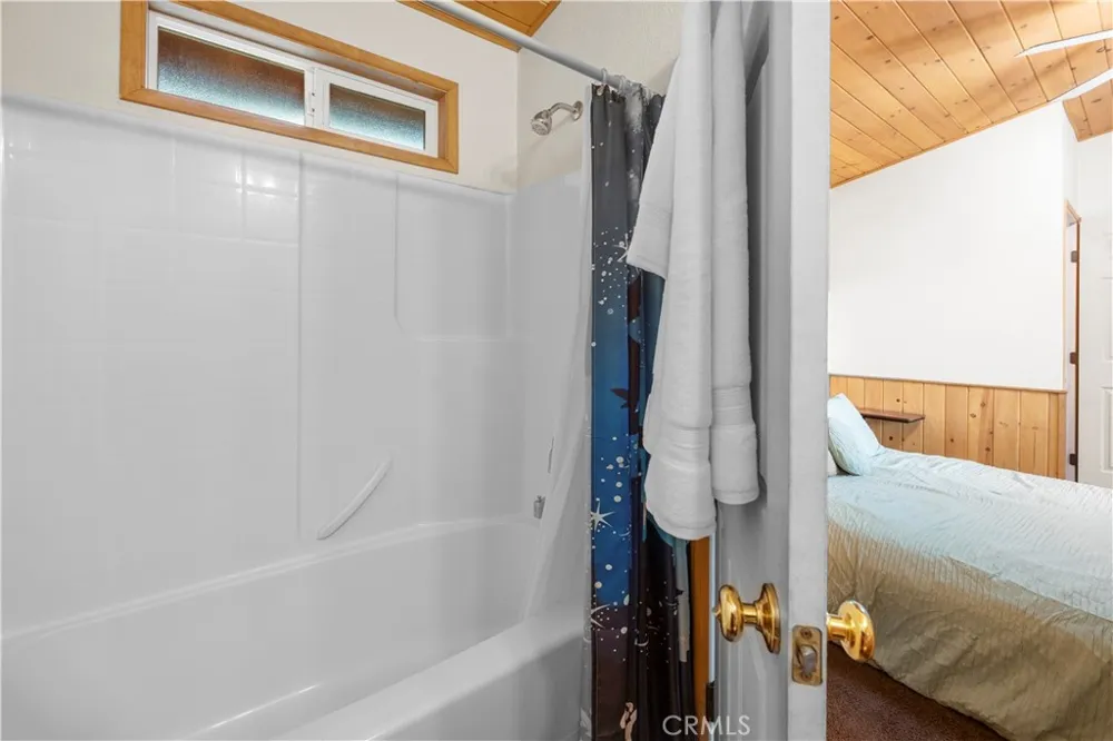 904 Michael Big Bear City, CA 92314