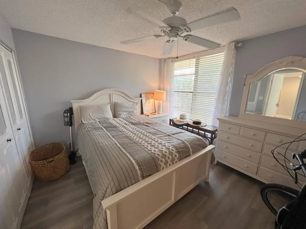 1 Royal Palm Way #3050 Boca Raton, FL 33432