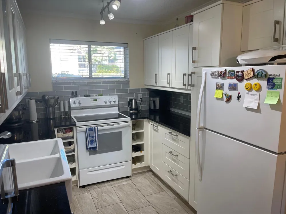 2566 S GARDEN DRIVE S #108 Lake Worth, FL 33461