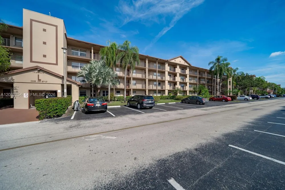 13105 SW 16th Ct #204L Pembroke Pines, FL 33027