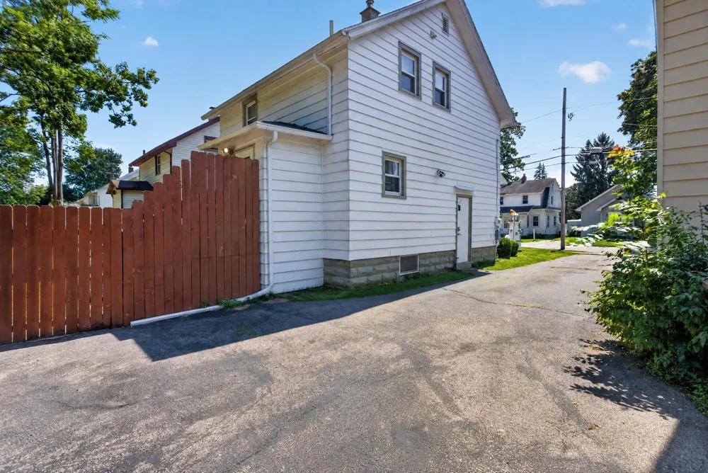 1324 E North Street Jackson City, MI 49202