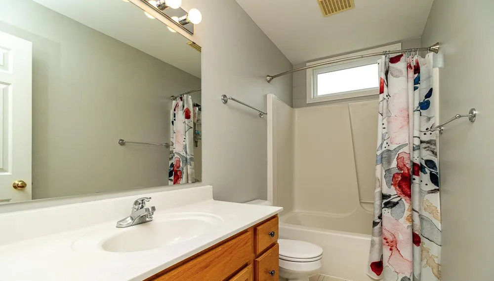 5450 W Heathwood Drive SE Kentwood City, MI 49512