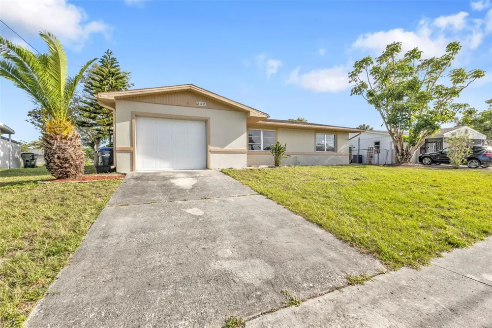 8172 TRIONFO AVENUE North Port, FL 34287
