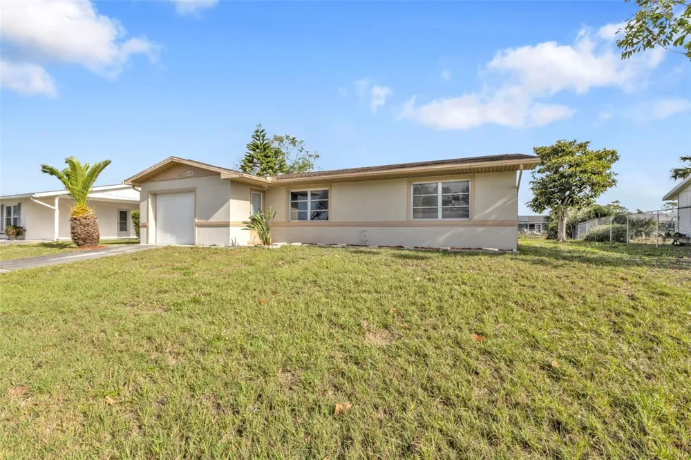 8172 TRIONFO AVENUE North Port, FL 34287