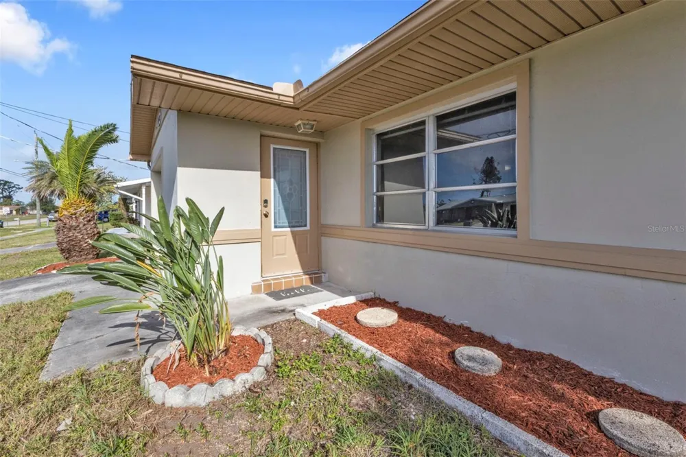 8172 TRIONFO AVENUE North Port, FL 34287