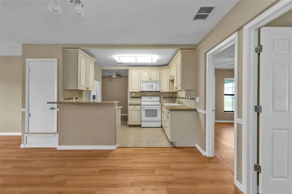 8172 TRIONFO AVENUE North Port, FL 34287