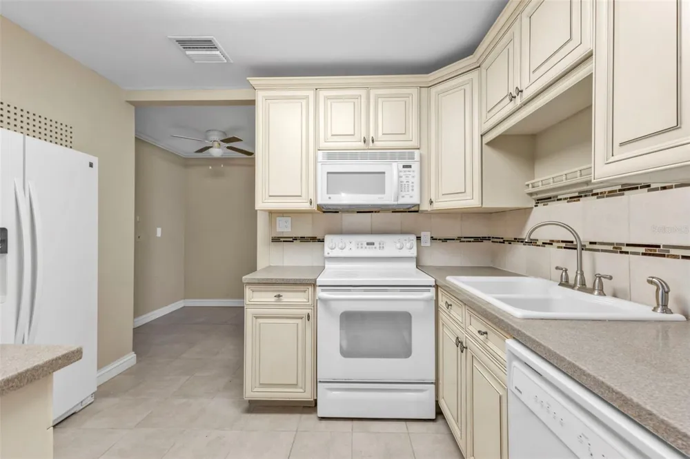 8172 TRIONFO AVENUE North Port, FL 34287