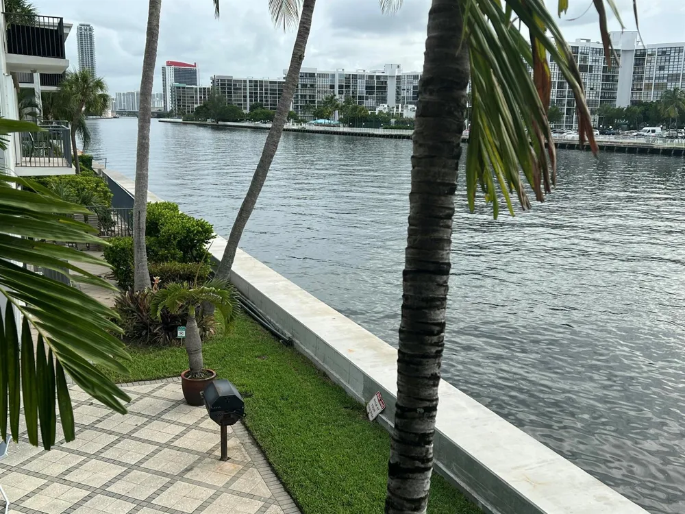 2600 S OCEAN DRIVE #S303 Hollywood, FL 33019