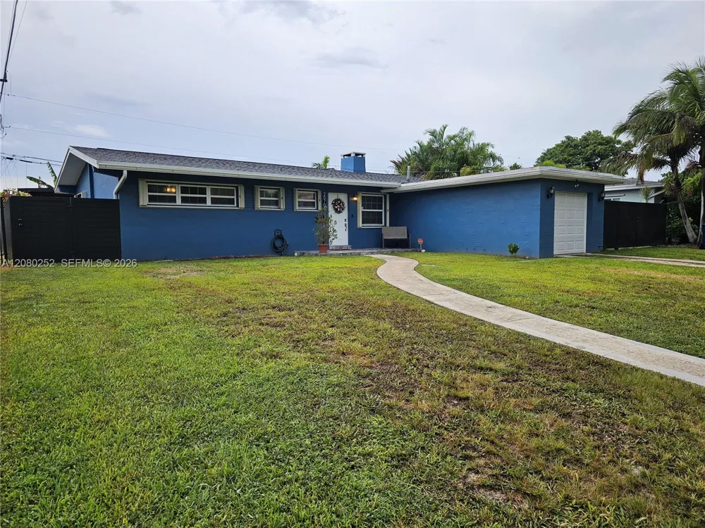 20700 Leeward Ln Cutler Bay, FL 33189
