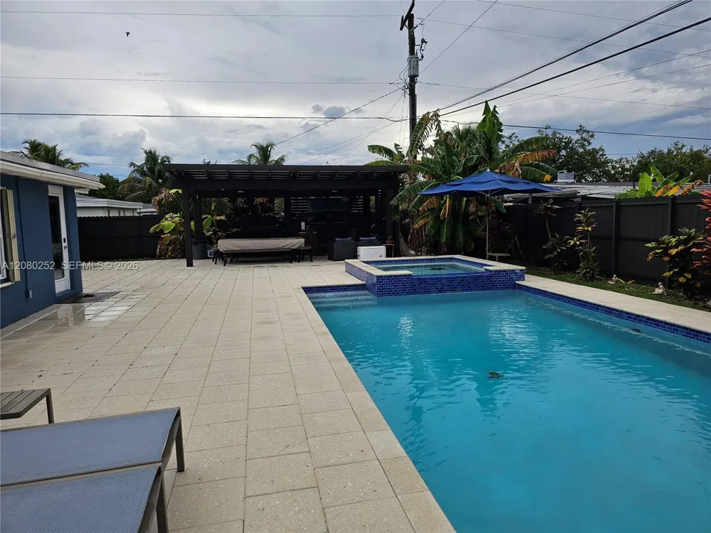20700 Leeward Ln Cutler Bay, FL 33189
