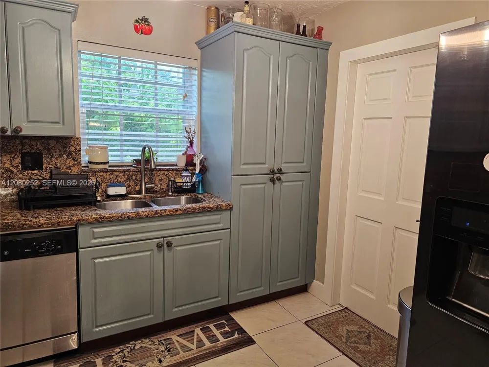 20700 Leeward Ln Cutler Bay, FL 33189