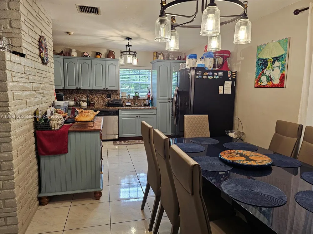 20700 Leeward Ln Cutler Bay, FL 33189