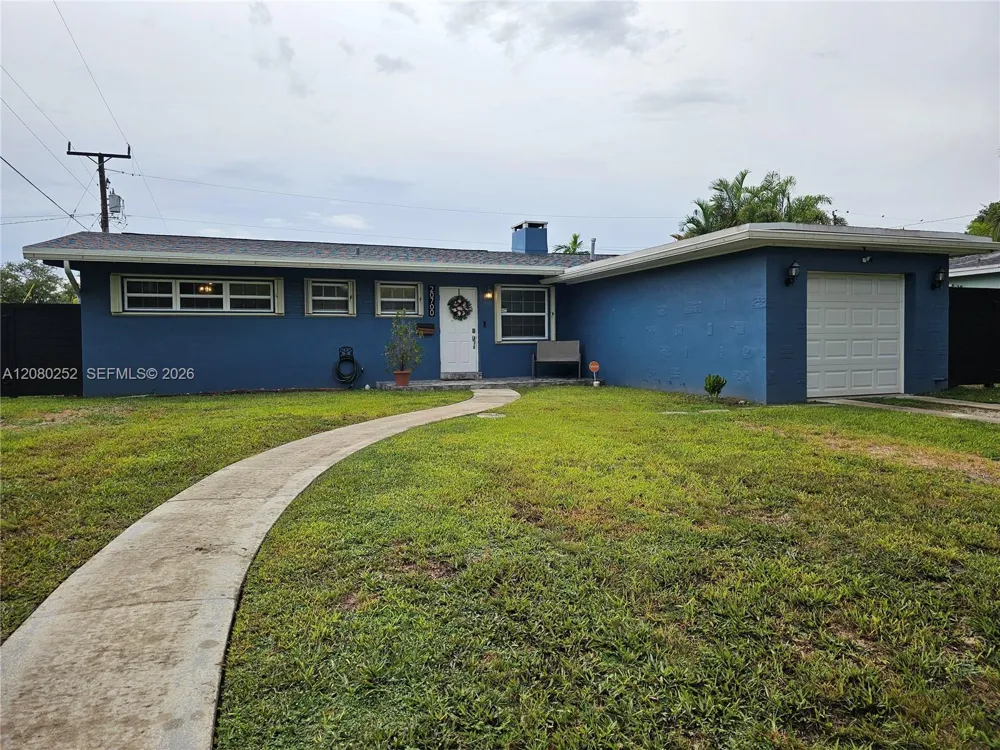 20700 Leeward Ln Cutler Bay, FL 33189