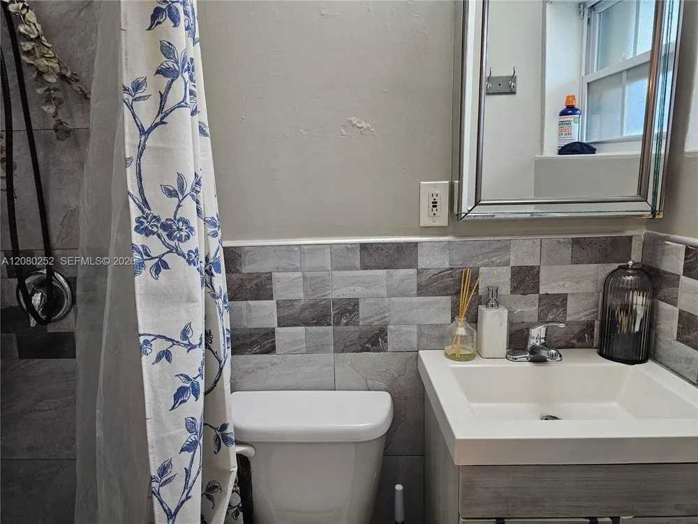 20700 Leeward Ln Cutler Bay, FL 33189