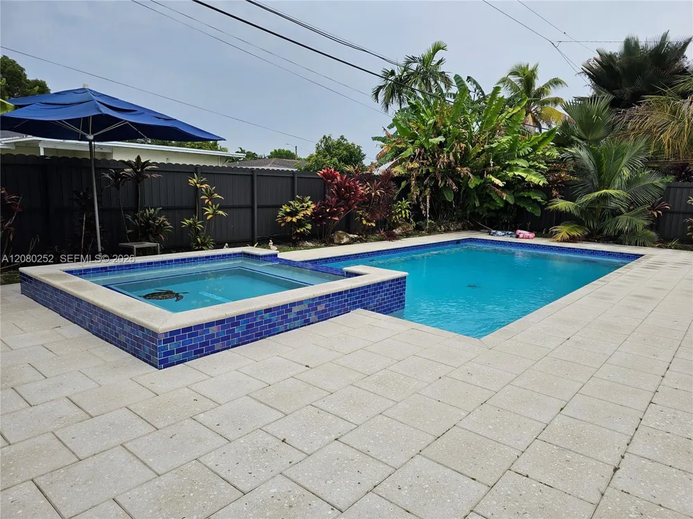20700 Leeward Ln Cutler Bay, FL 33189