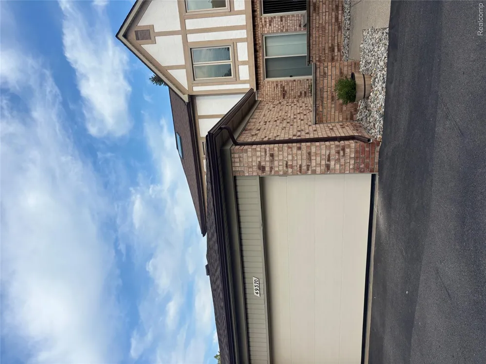 49370 Mayflower Court #55 Shelby Charter Township, MI 48315
