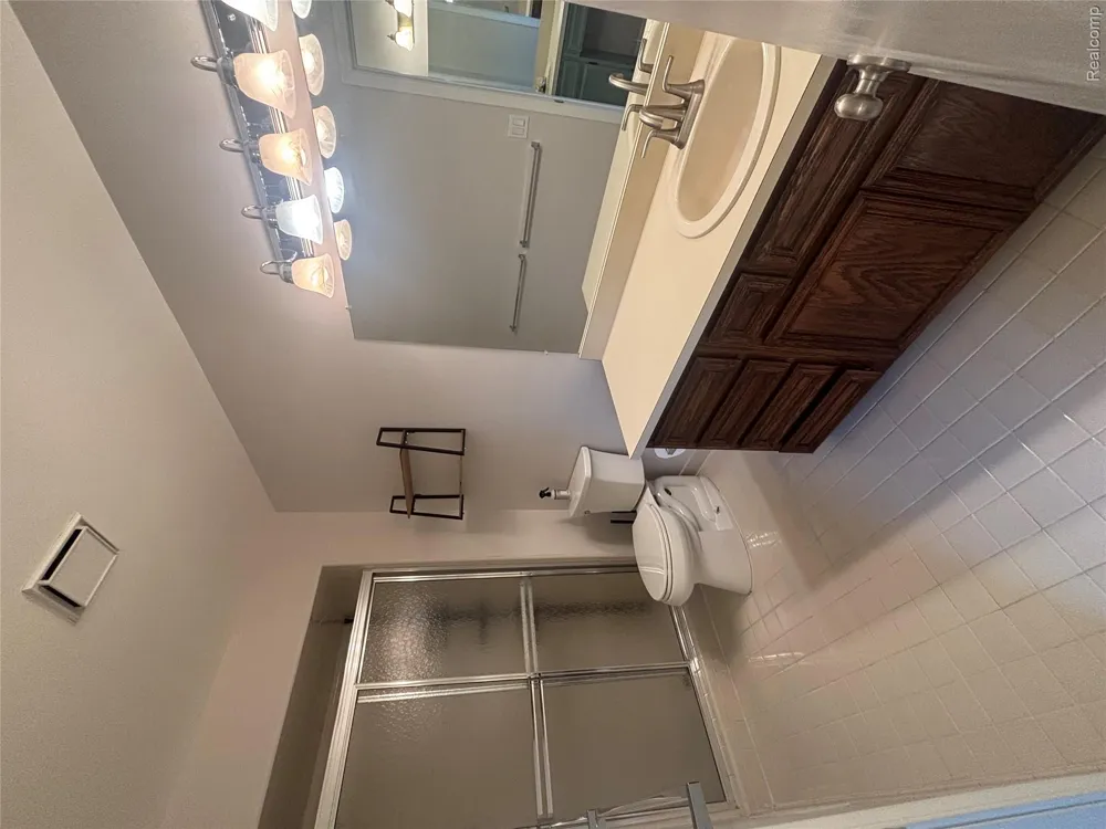 49370 Mayflower Court #55 Shelby Charter Township, MI 48315