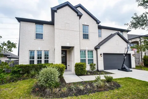 4819 Autumn Hills Trail
