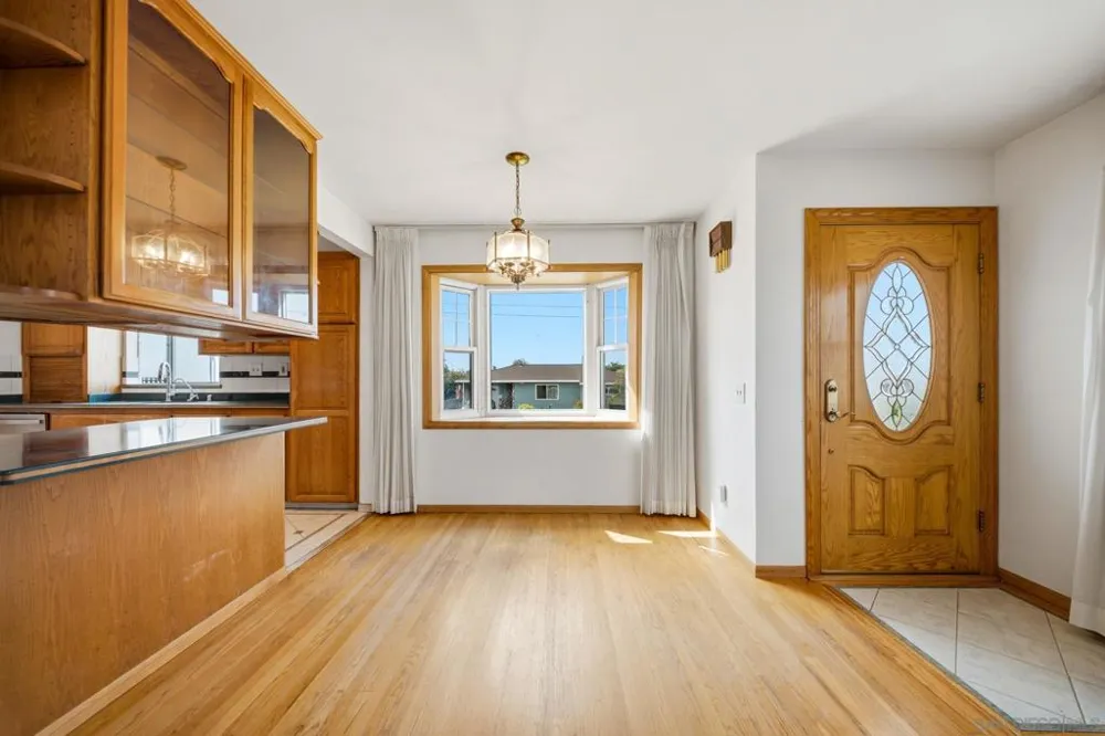 6082 Schuyler San Diego, CA 92139
