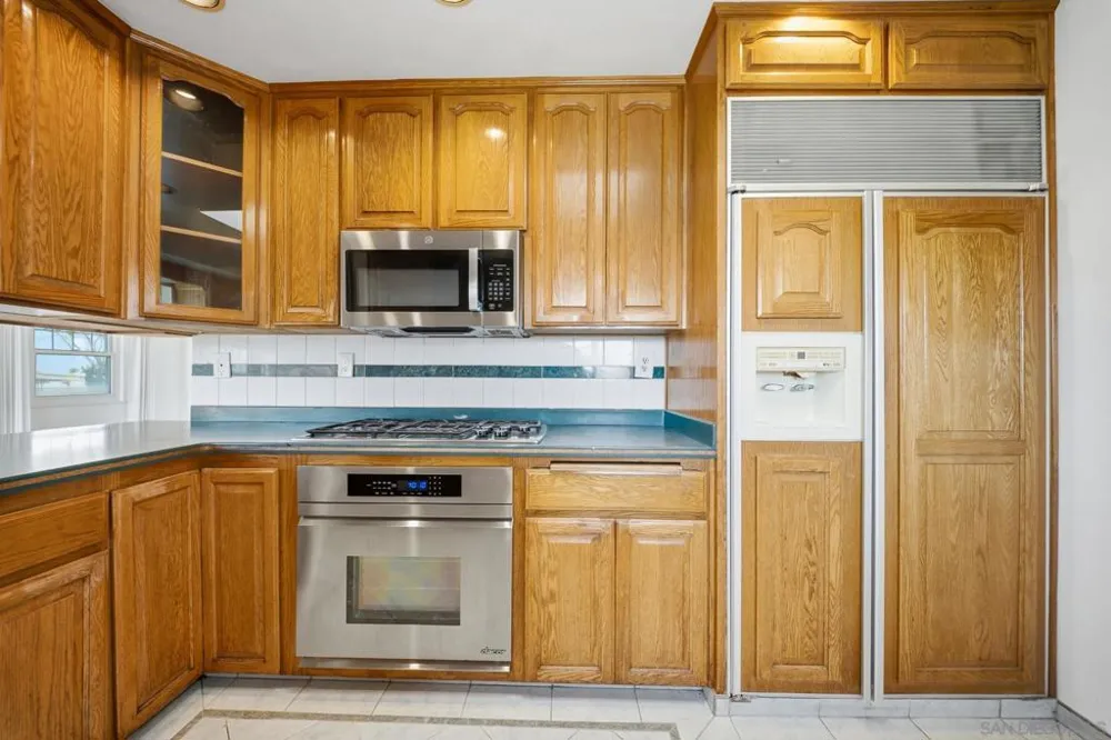 6082 Schuyler San Diego, CA 92139