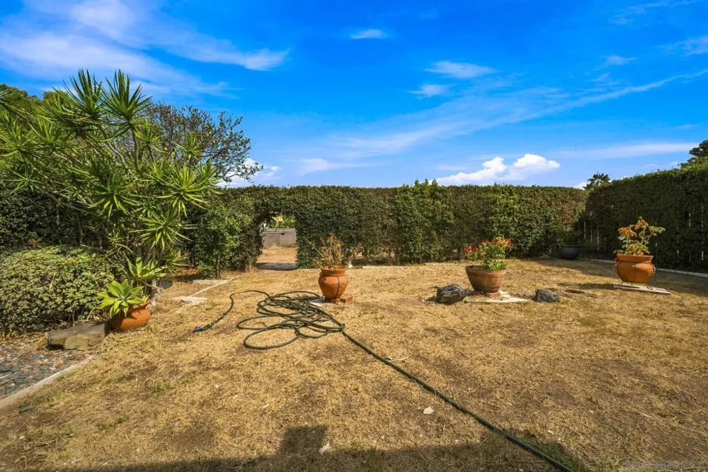 6082 Schuyler San Diego, CA 92139