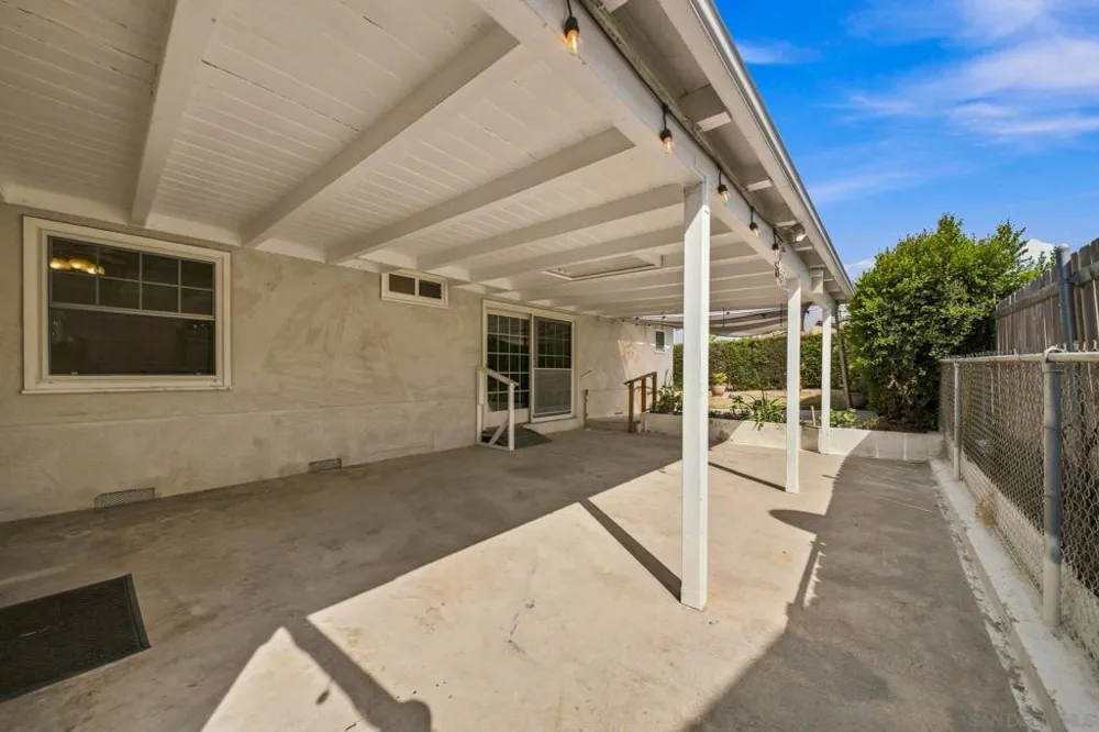 6082 Schuyler San Diego, CA 92139