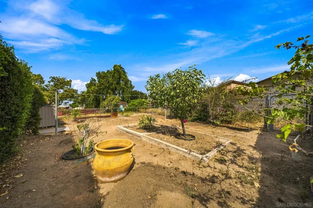 6082 Schuyler San Diego, CA 92139