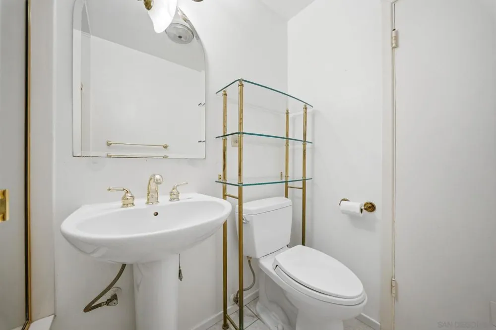 6082 Schuyler San Diego, CA 92139