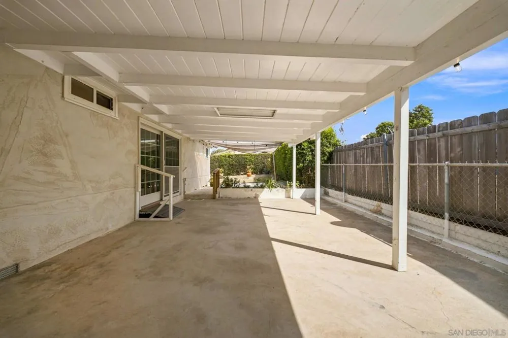 6082 Schuyler San Diego, CA 92139