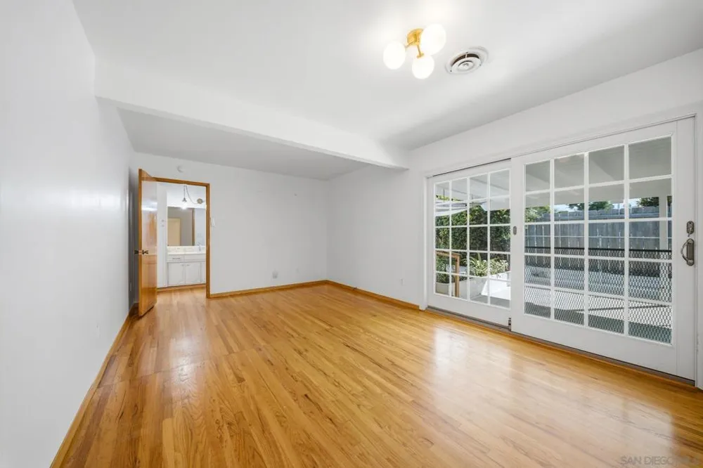 6082 Schuyler San Diego, CA 92139
