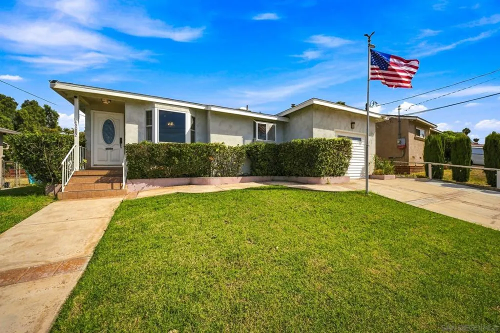 6082 Schuyler San Diego, CA 92139