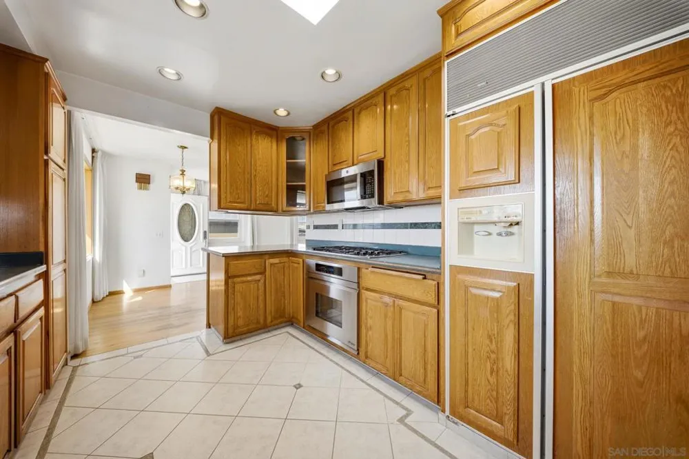 6082 Schuyler San Diego, CA 92139