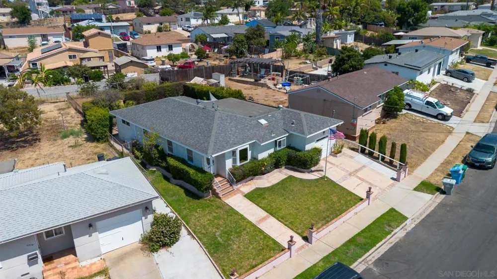 6082 Schuyler San Diego, CA 92139
