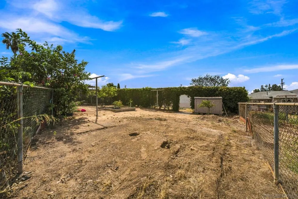 6082 Schuyler San Diego, CA 92139