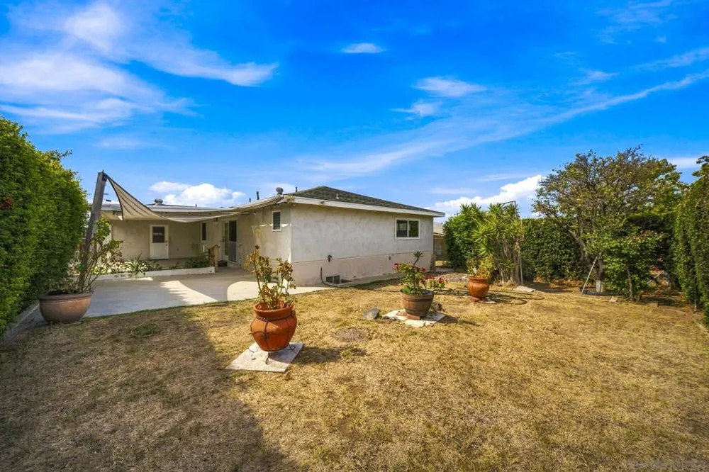 6082 Schuyler San Diego, CA 92139