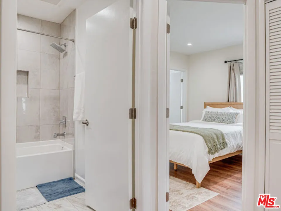 1836 Lake Street Glendale, CA 91201