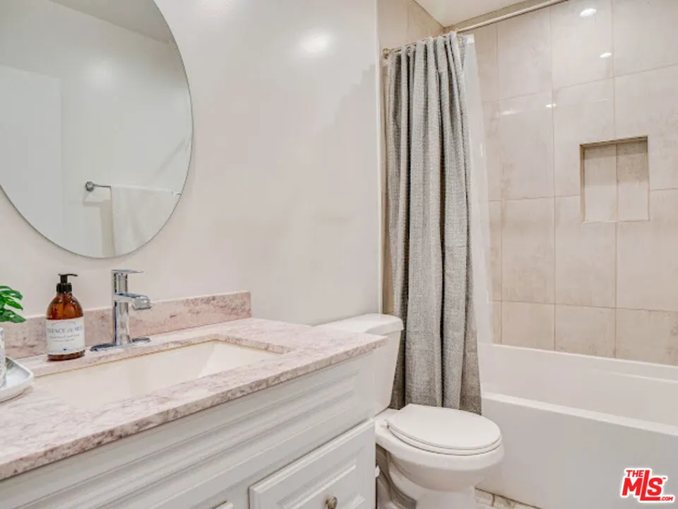 1836 Lake Street Glendale, CA 91201