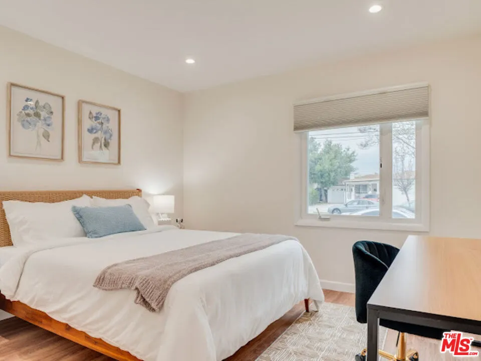 1836 Lake Street Glendale, CA 91201
