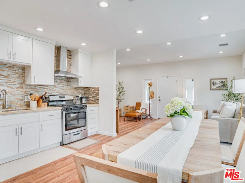 1836 Lake Street Glendale, CA 91201