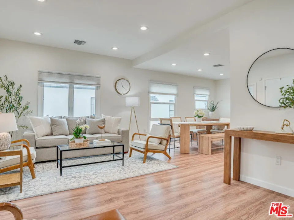 1836 Lake Street Glendale, CA 91201